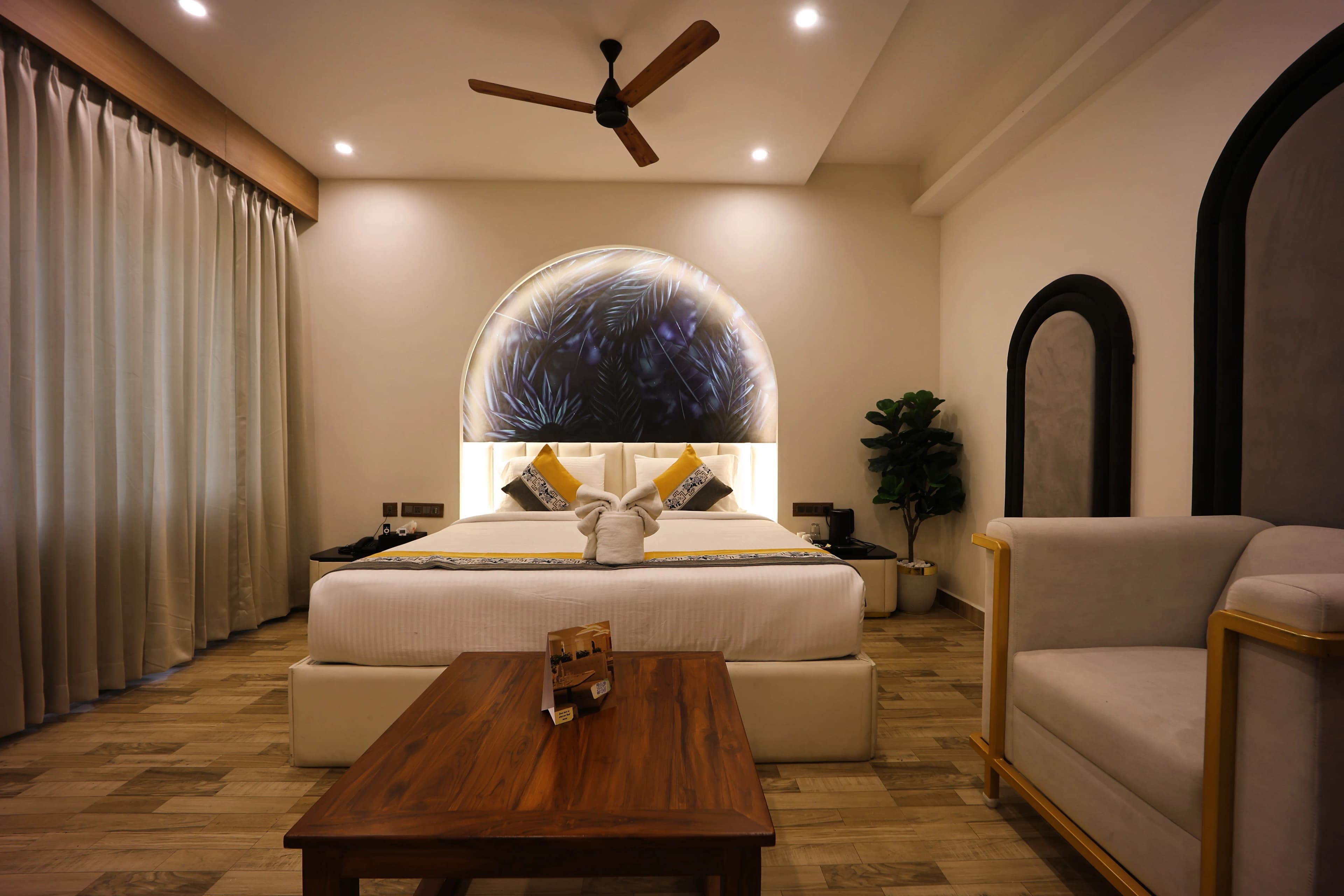 Luxury Balcony Suite