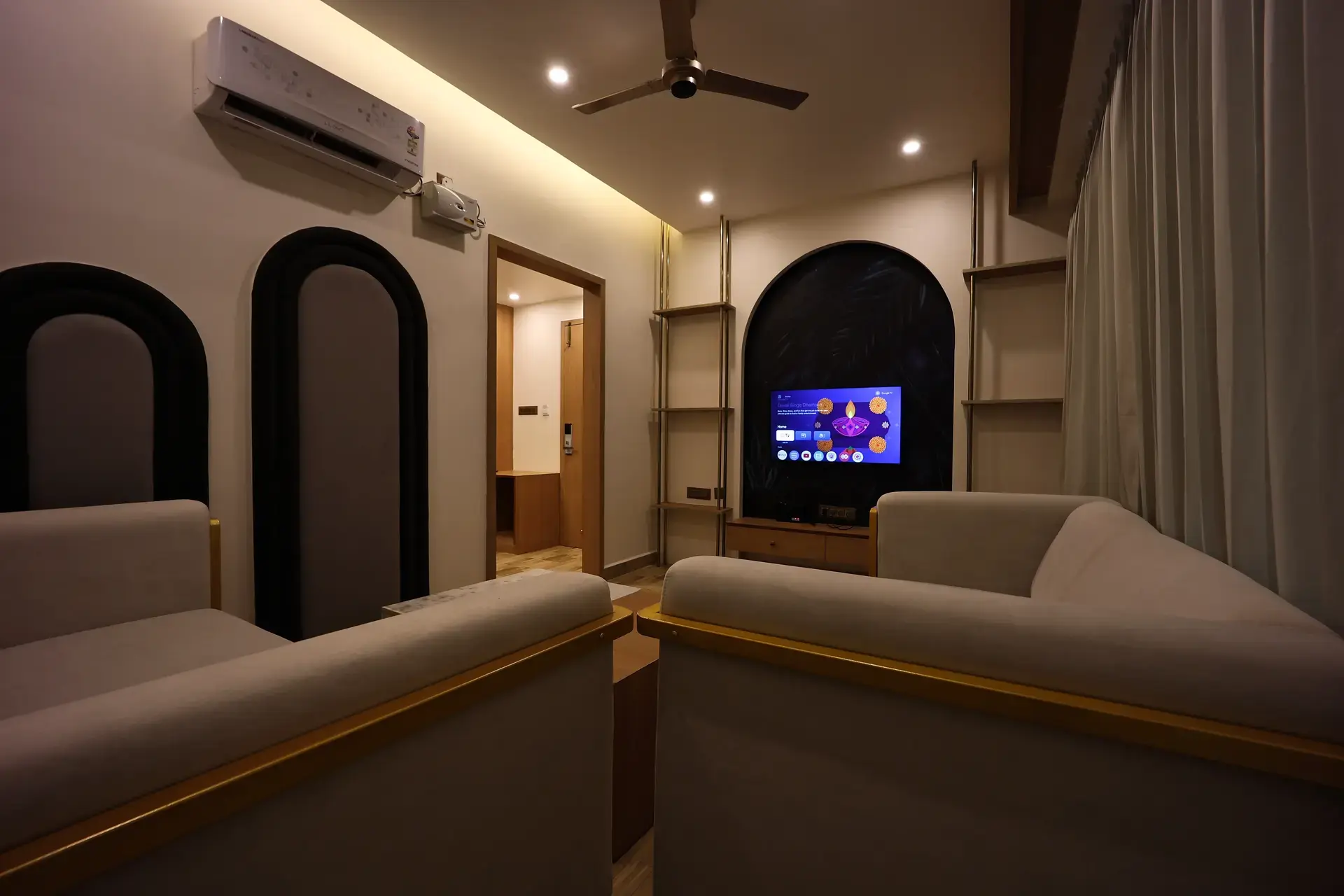 Private Jacuzzi Suite